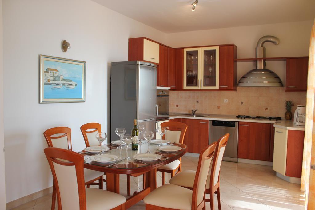 Apartments Lucija Seget Vranjica Exteriér fotografie